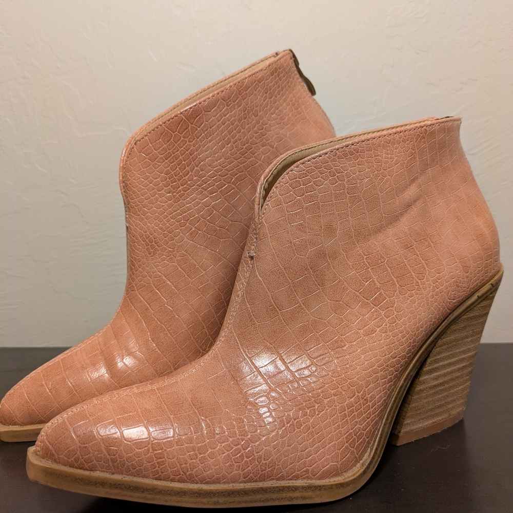 Barn Babe Pink Ankle Chunky Heel Southwestern Cowgirl Boots Sz7. 5